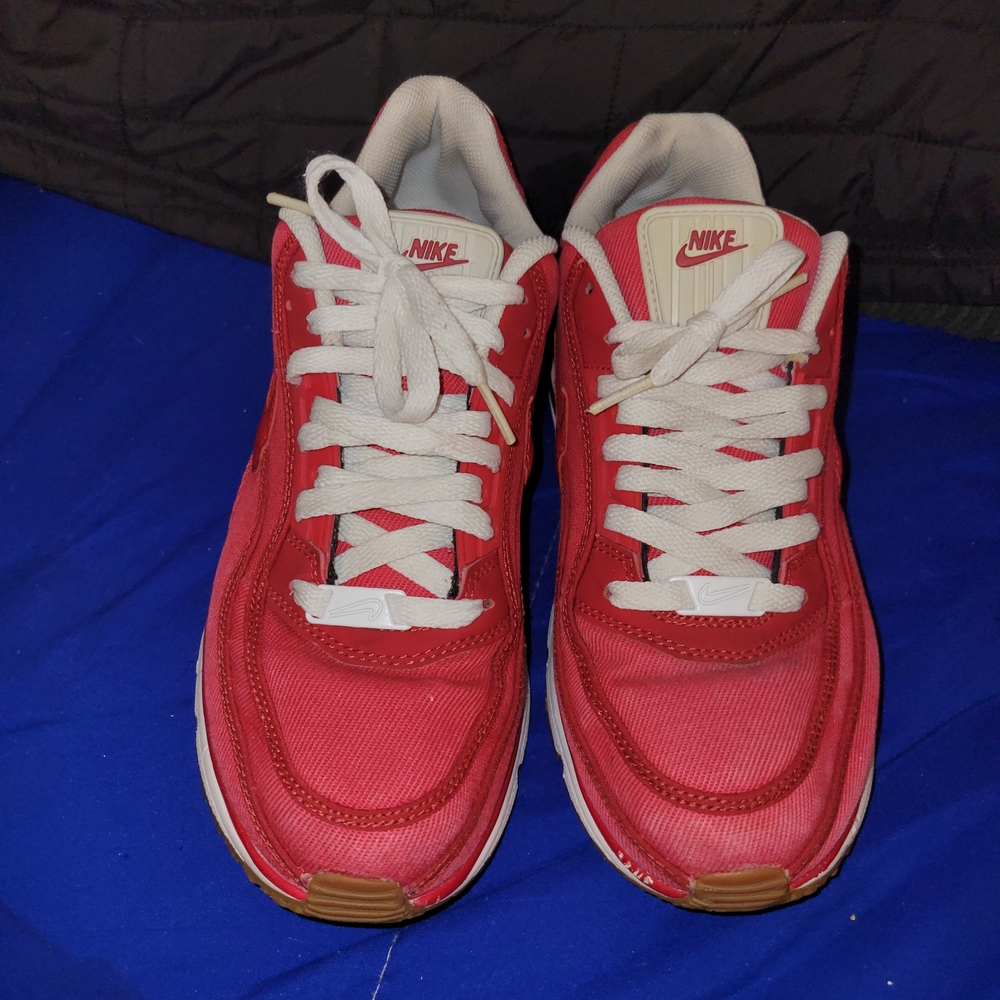 Nike Red and White Canvis Sneakers - Picture 3 of 9